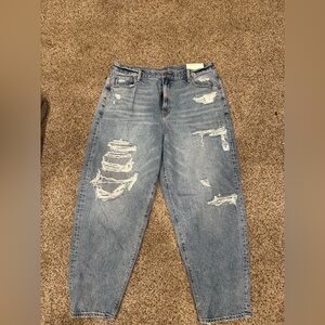 American Eagle relaxed mom Jean